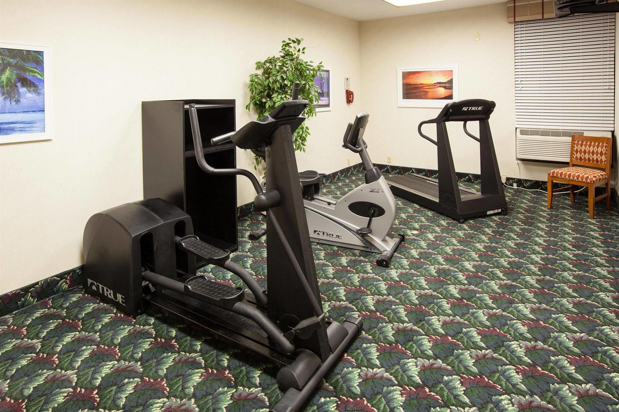 Quality Inn & Suites Saginaw Facilities photo